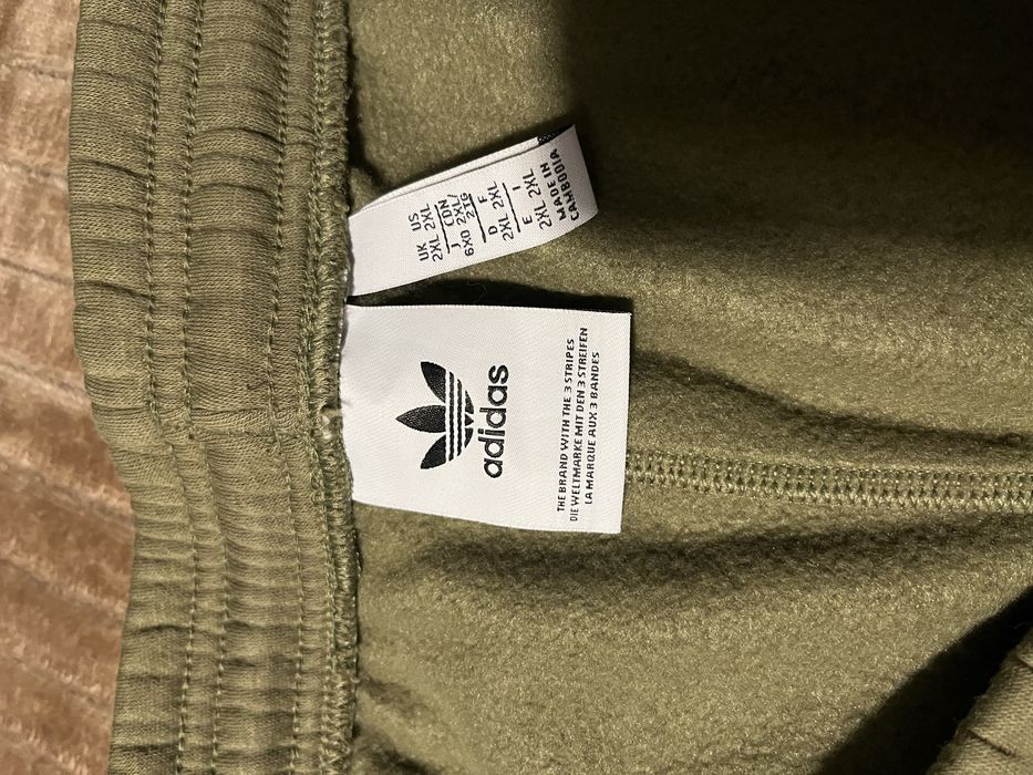 2 calções ADIDAS e LEVI’S novos XXL