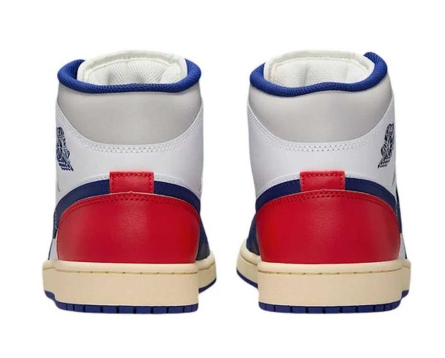 Buty męskie Nike Air Jordan 1 Mid
Rare Air r. 43