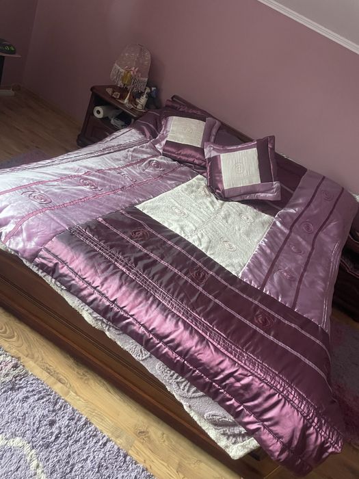 Oryginalna narzuta na łóżko z poszewkami