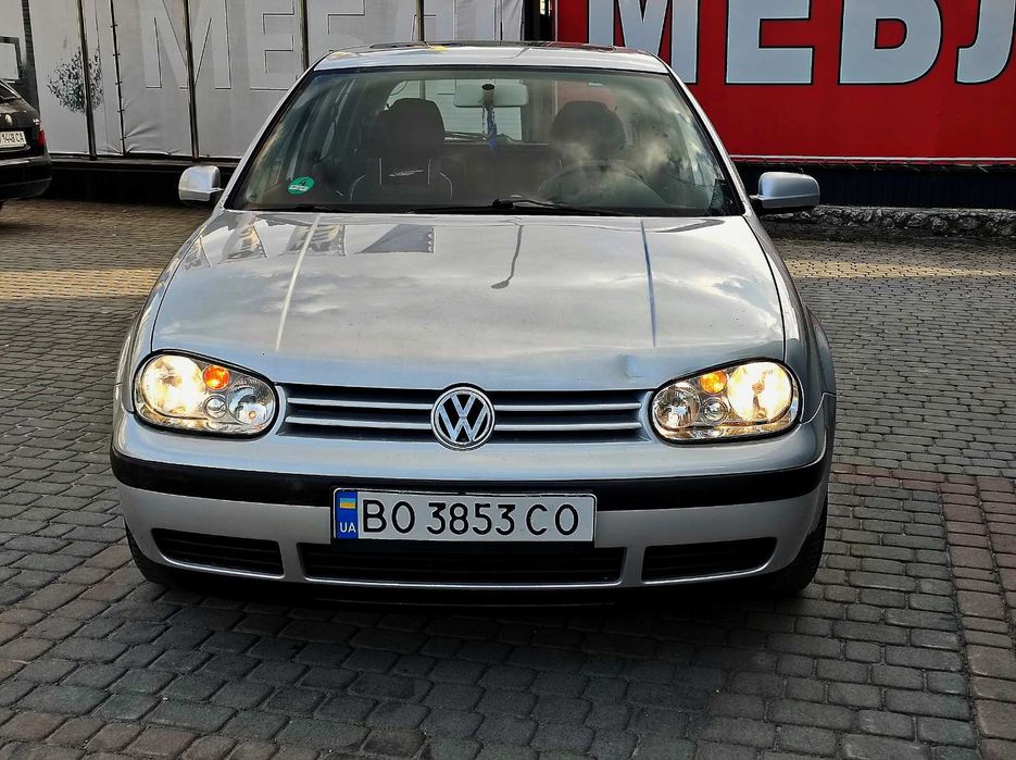 Гольф 4 2001 рік
