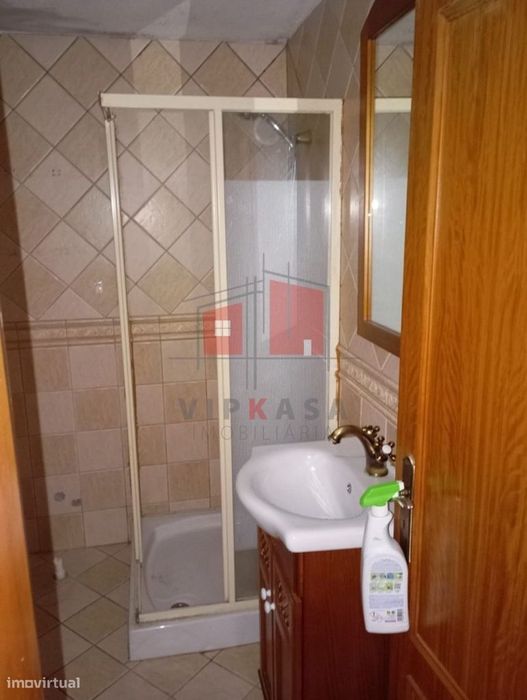 Moradia T2 para pequena remodelação
