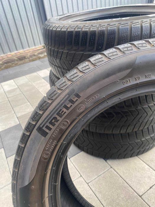 Продам зимні колеса Pirelli SOTTOZERO 3  225/50/R17