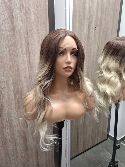 Falowana Peruka Blond Ombre Na Koronkowej Siateczce Lace Front Wig
