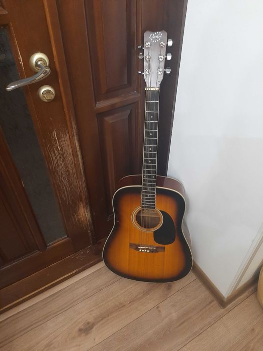 продам гитара шестиструнная