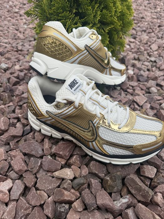 Оригінал! Кросівки NIKE ZOOM VOMERO 5 Gold