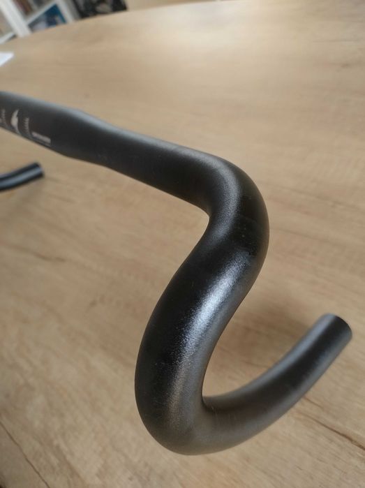 Kierownica szosowa Specialized Shallow Drop 440 mm/ 31.8 mm – Jak nowa