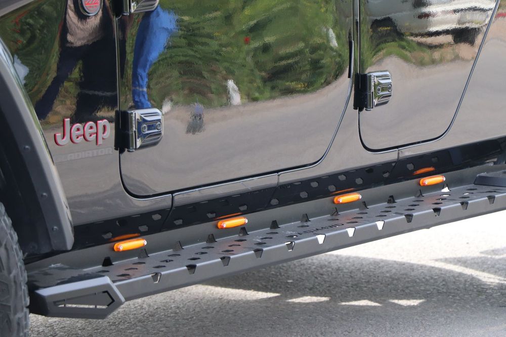 Stopnie boczne progi model Z Jeep Gladiator