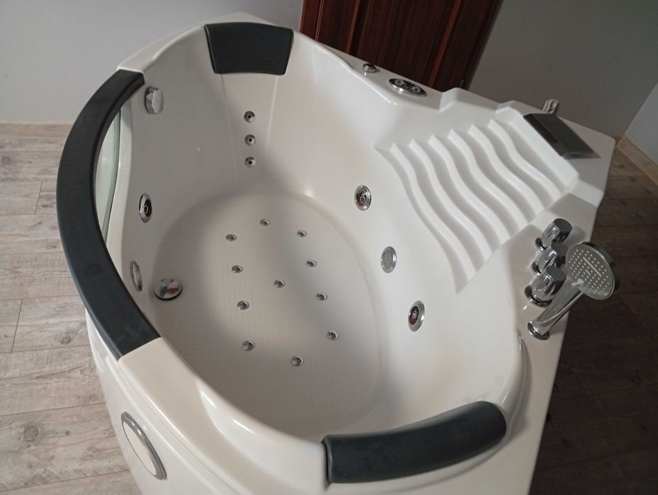 Sprzedam wanne z hydromasażem model Aquapeutic AQ-103.