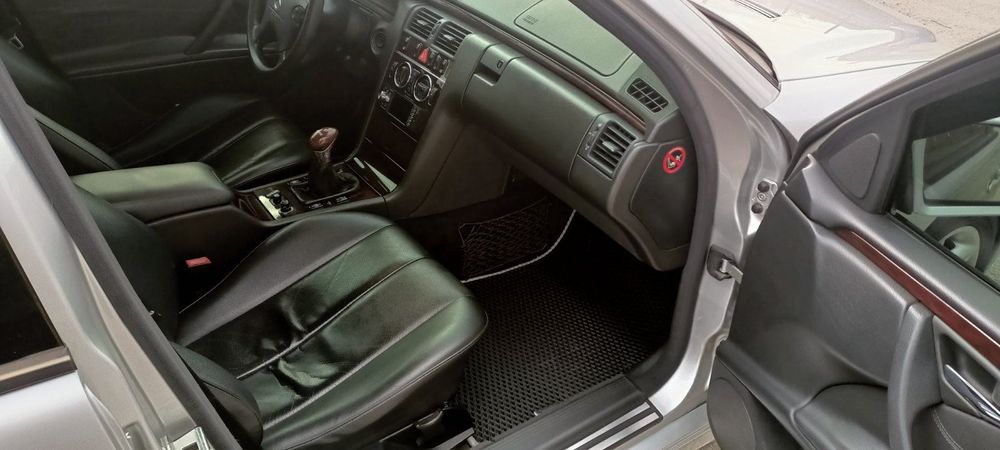 Мерседес w210 2001 год