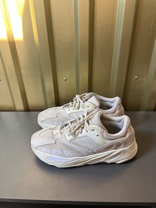Adidas yeezy boost 700 analog white 44 2/3