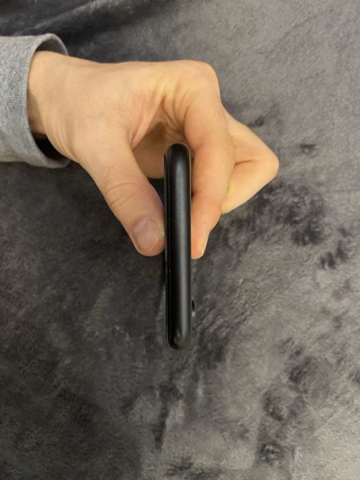 IPhone XR batarii 86% stan ekrana idealny