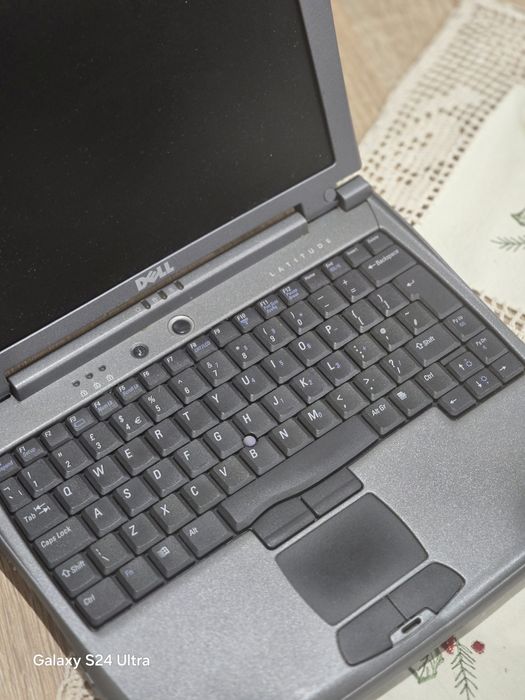 Retro laptop Dell Latitude C400