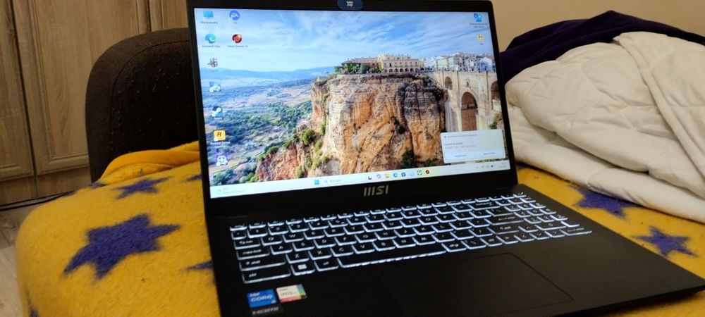 Laptop MSI 15,6 cala
