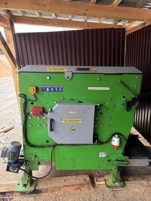 Obrzynarka do desek i łat ze stołami – 32 kW, podajniki przód/tył