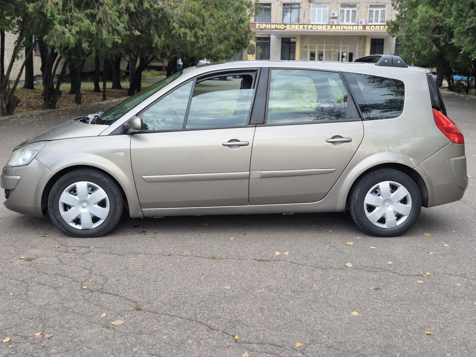 Продам Renault Grand Scenic