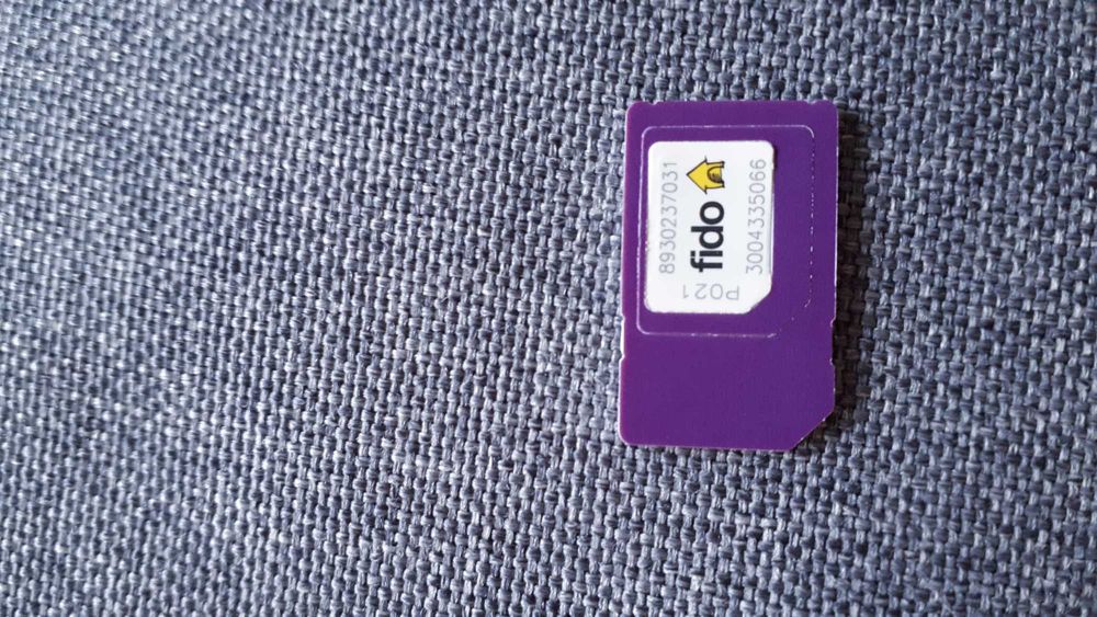 Kanadyjska Karta Sim do telefonu FIDO  5 G.Internet plus rozmowy.Fido.
