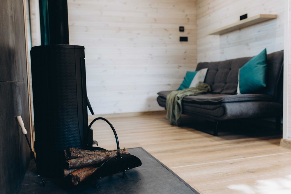 Котедж у сосновому лісі під Києвом. Камін. Вініл. Чан. Баня