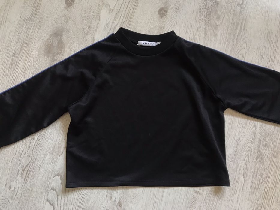 Bluza bluzka czarna crop top rozm. XS 34 NA-KD