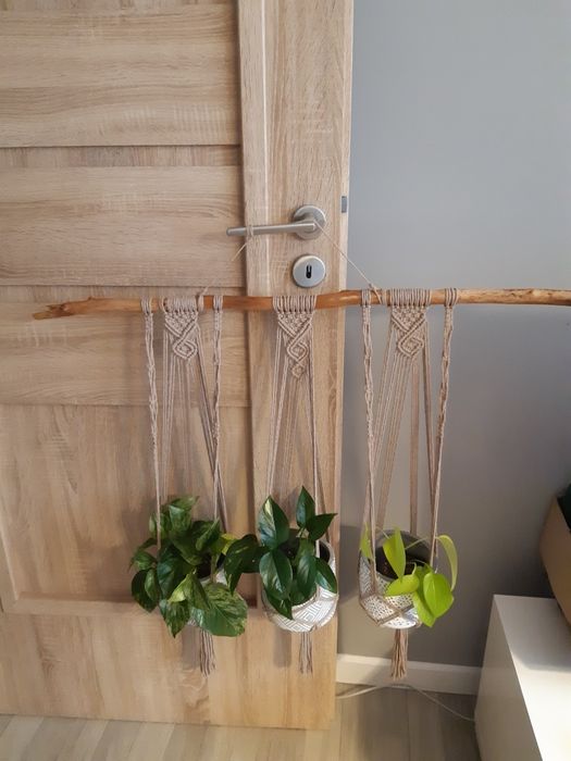 Kwietnik potrójny, jasny brąz, makrama, na kwiaty