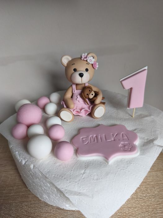 Miś z masy cukrowej na tort