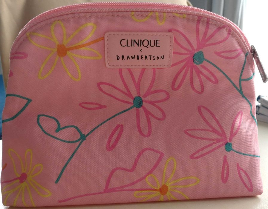 CLINIQUE + Drawbertson * Kosmetyczka