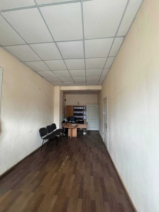 Оренда окремо розташованої офісної будівлі 170 м² з територією та виробничо-складськими площами | вул. Космічна