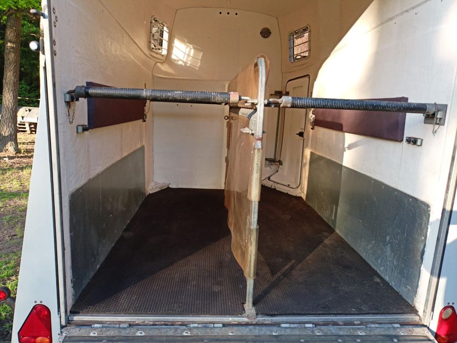 Przyczepa do przewożenia zwierząt