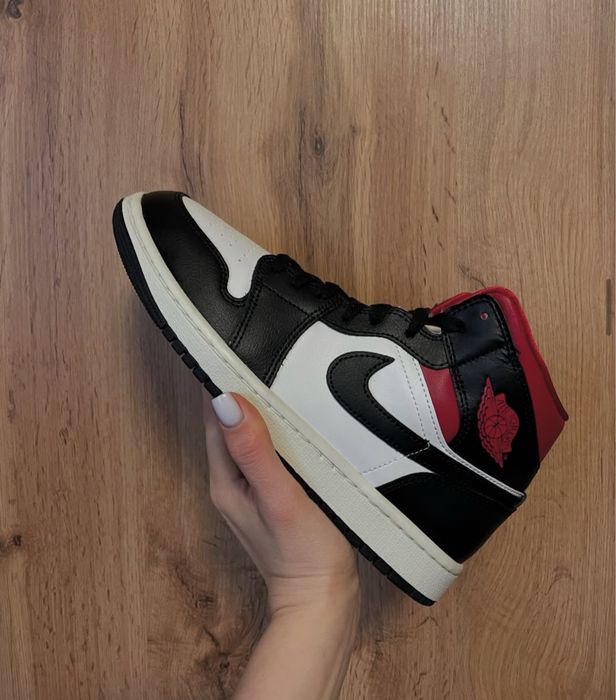 Кросівки Jordan 1 Mid