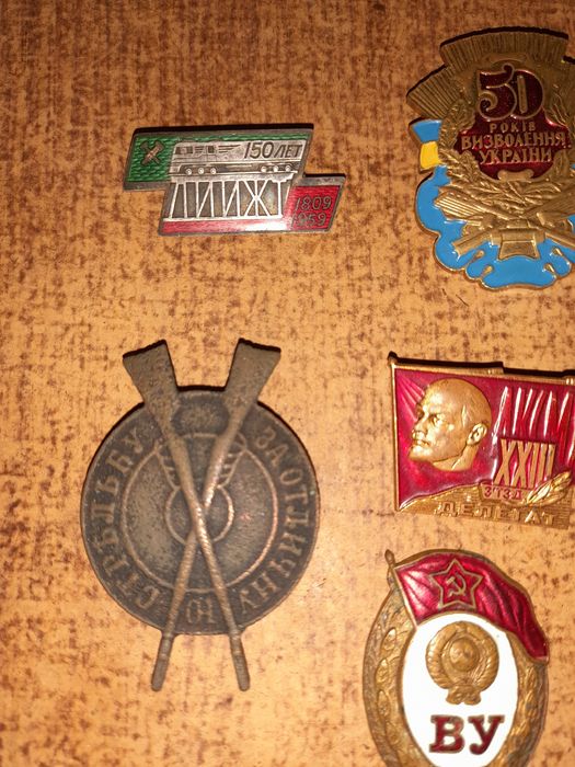 Знаки За отличную  стрельбу.150 летЛИИЖТ и другие значки