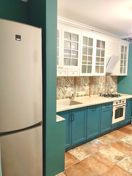 3 кімнатна з ремонтом та меблями р-н Відродження