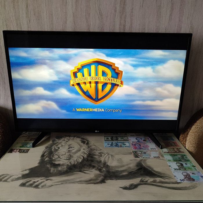 Телевізор LG  43 дюйми