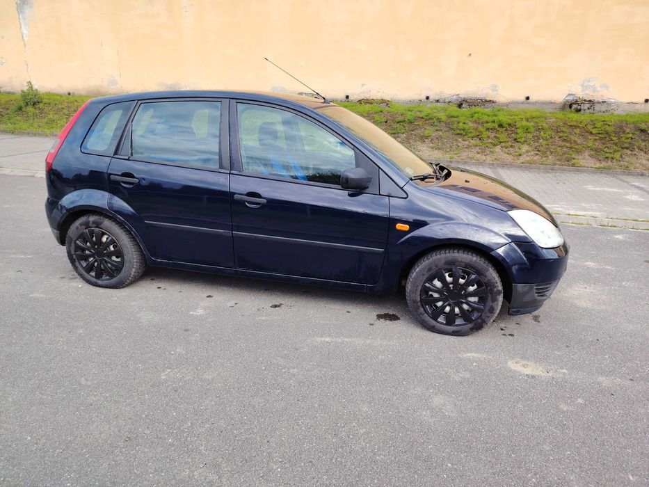 Auto Ford Fiesta  2004