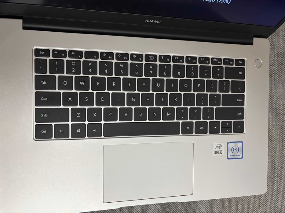HUAWEI MateBook D15 8GB/256 GB SSD/15.6"/Windows 11