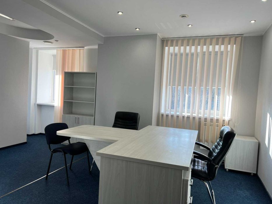 Продаж Бізнес-центру "ОЧАКІВСЬКІЙ", м. Київ