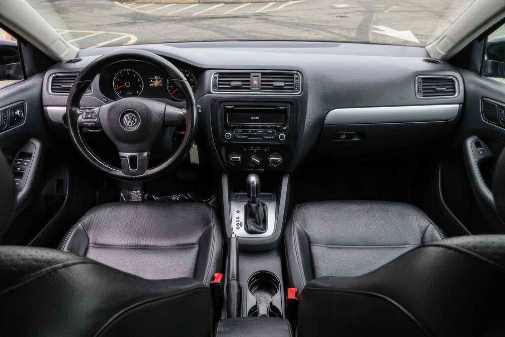 Volkswagen Jetta      2015