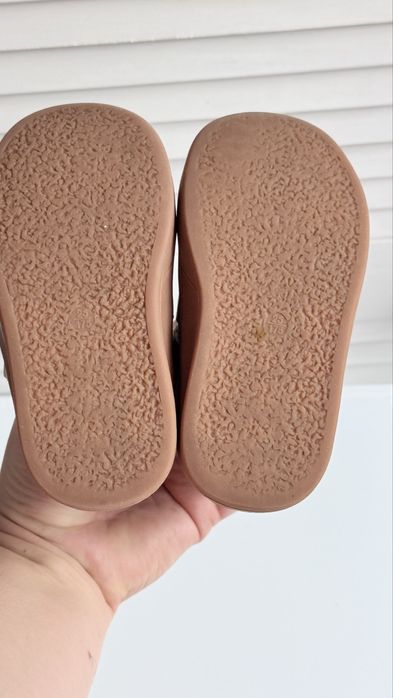 Дитячі шкіряні стильні кросівки для хлопчика