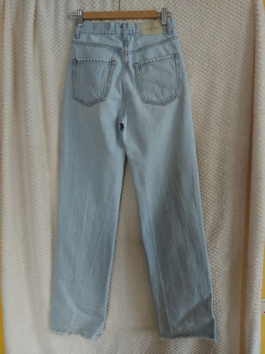 Jeansy wide leg z przetarciami. Pull & Bear rozmiar 34/XS