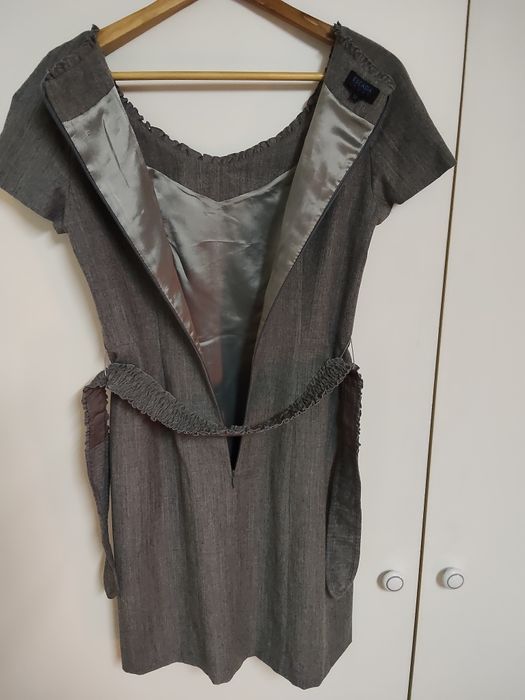 Lindo Vestido Cinzento de Lã Marca Escada