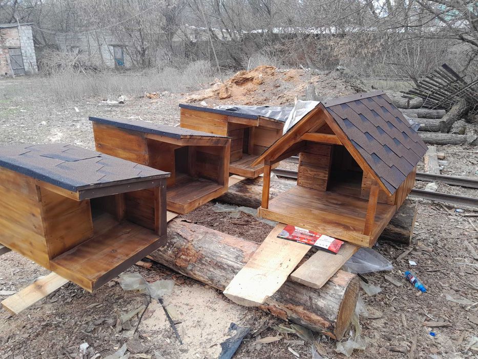 Будки для   собак   великіх та маленьких