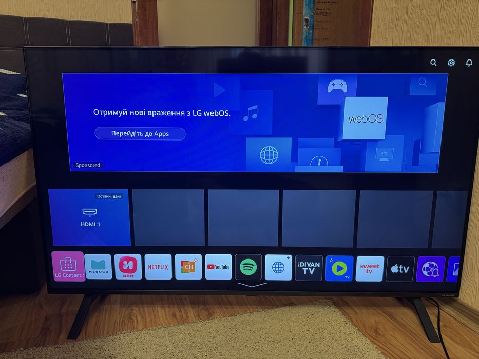 Телевізор LG NanoCell 49NANO806NA з технологією Real 4K та штучним інтелектом ThinQ