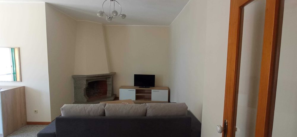 Arrendamento de apartamento T2 na Rua Rodrigo da Fontinha, 7 lote - Viana do Castelo