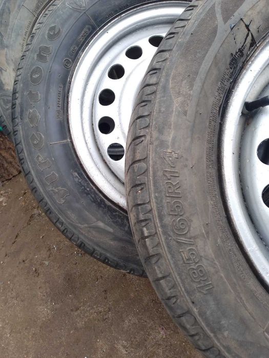 комплект стальних з резиною на докат 185/65 R14 3000грн