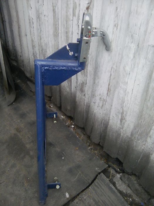 Жосткая сцепку для буксировки авто.