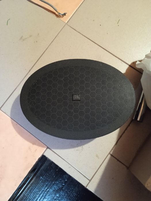 Динамик JBL ,колонка