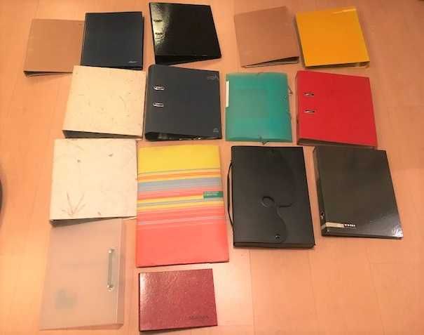 24 Dossiers de lombada larga e estreita +  Pastas de Artes