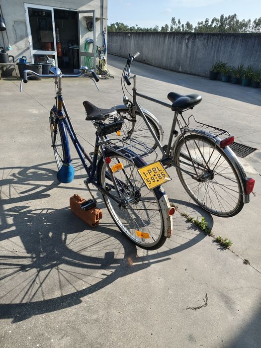 2 bicicletas pasteleira