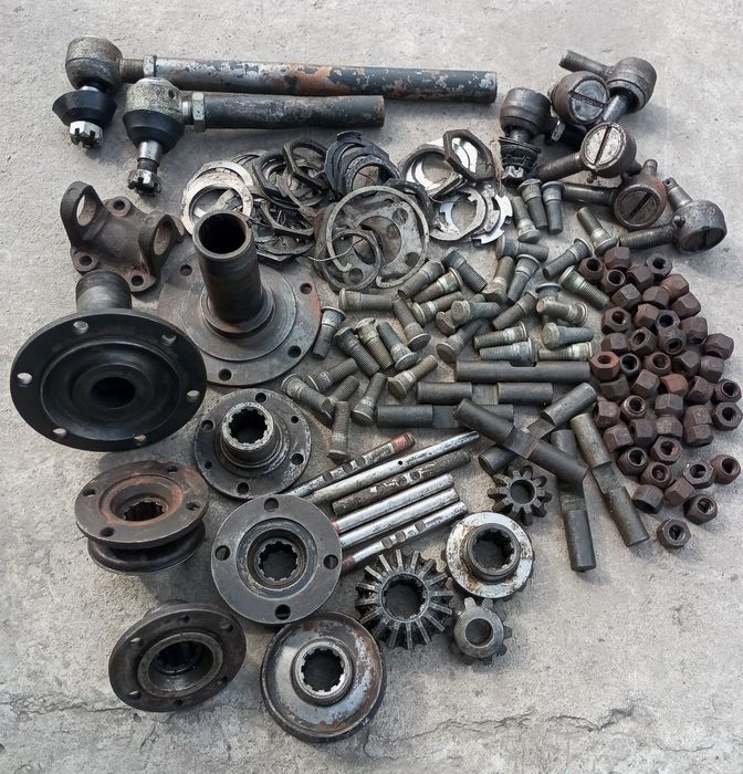 Шрусы,шпильки,гайки Уаз,шайбы,пары,втулки шкворня,флянцы,ключи ступиц