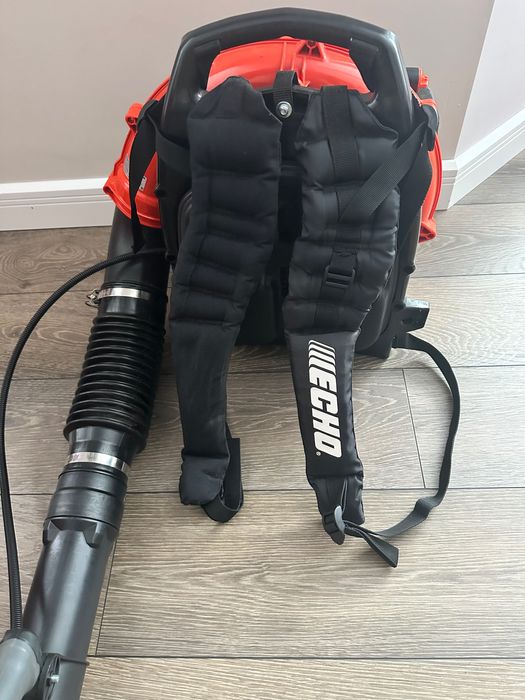 Dmuchawa plecakowa echo do liści trawy