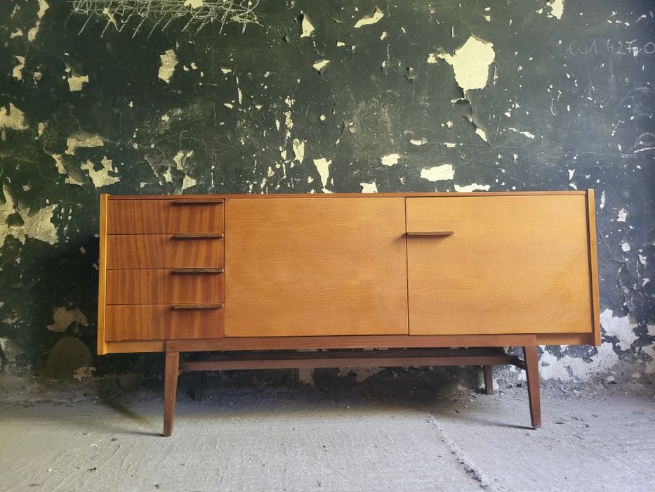 Komoda długa Mezulanik vintage Design Czechosłowacja prl