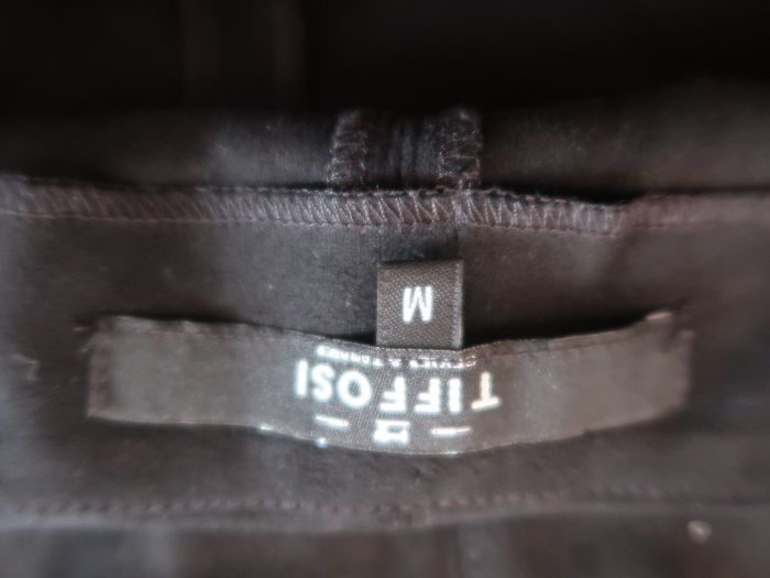 Mini-saia preta com tecido pêssego